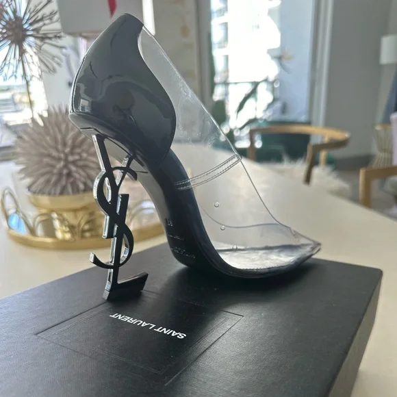 Elegant look and fit, these YSL shoes are a purchase you'll love flaunting. - Picture 2 of 5